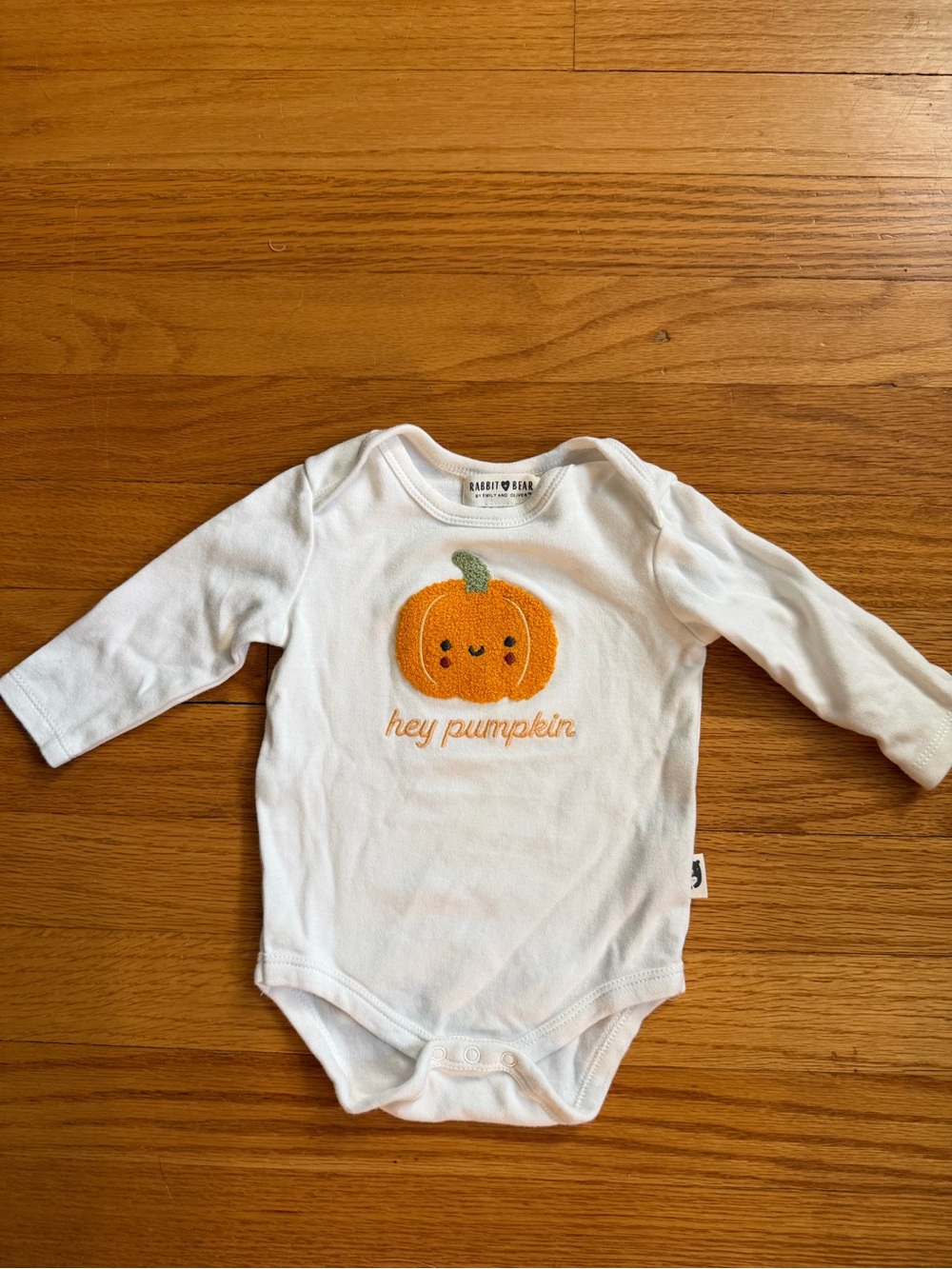 Rabbit and Bear Organic Cotton White Long-Sleeve Onesie with Orange Pumpkin